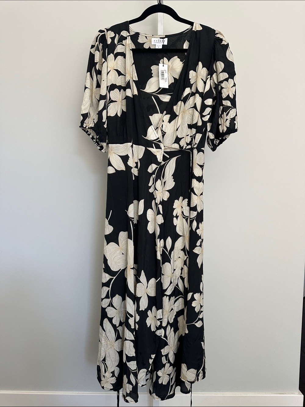 Velvet by Graham and Spencer Floral Wrap Dress Size S - Picture 3 of 8